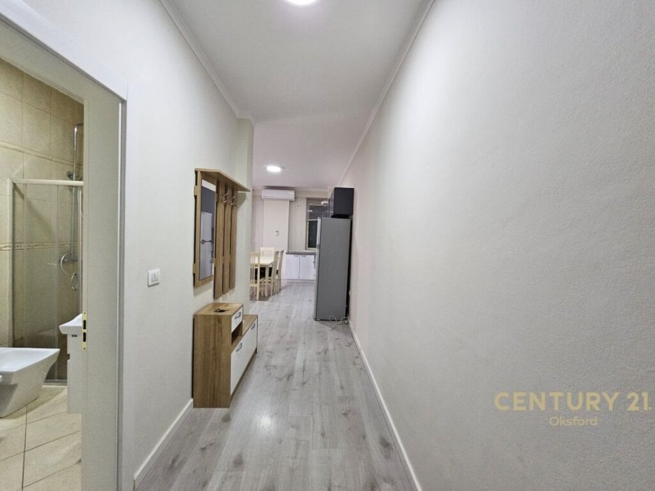 Tirane, jap me qera apartament 1+1 Kati 2, 80 m² 500 € (Liqeni i Thate)
