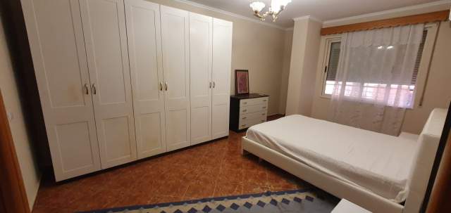 Tirane, jepet me qera apartament 2+1+BLK Kati 4, 100 m² 550 Euro