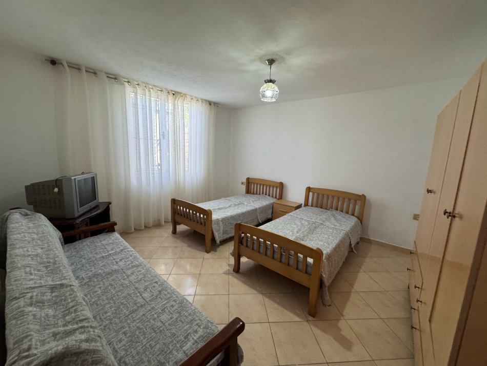 Tirane, jepet me qera apartament 1+1 Kati 1, 55 m² 350 € (Rruga frank bardhi)