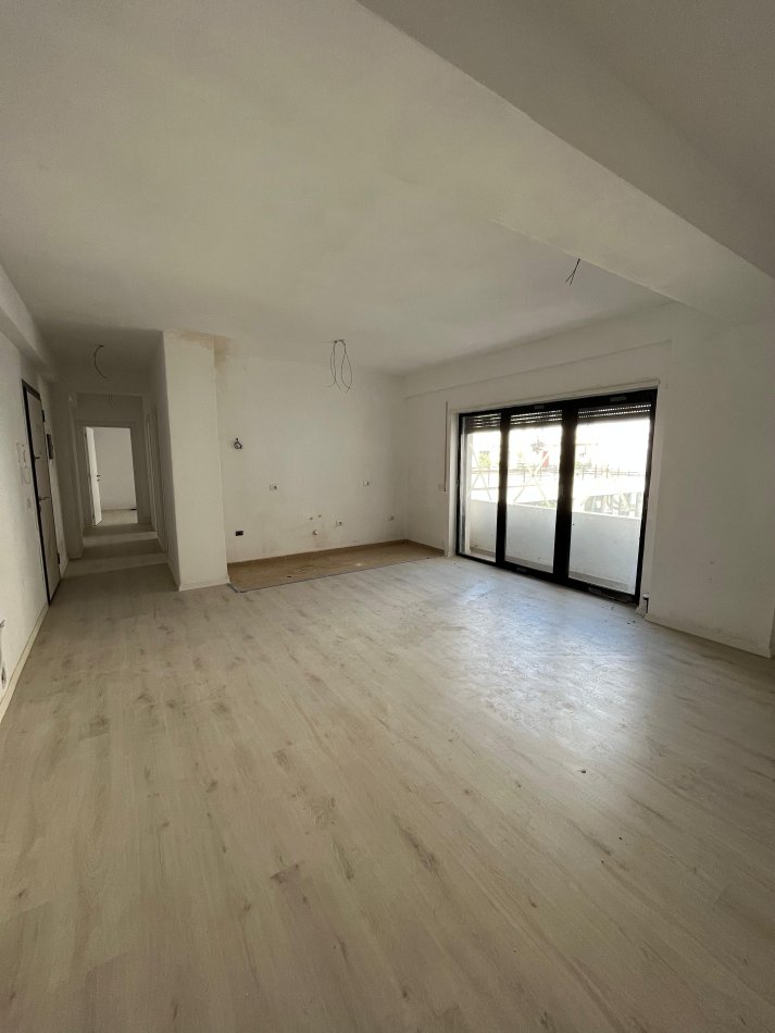 Tirane, jepet me qera apartament 2+1 Kati 1, 76 m² 550 € (Kodra e Diellit)