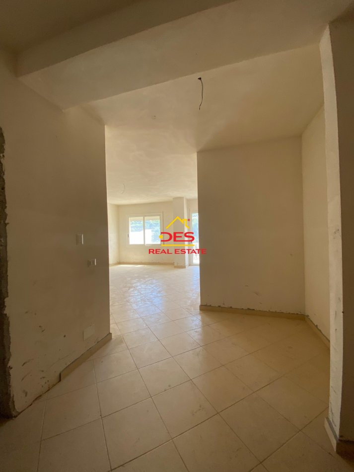 Vlore, shitet garsonier Kati 6, 62 m² 93.000 € (Rruga Ismail Qemali)