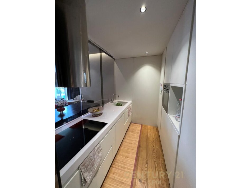 Tirane, shes apartament 2+1+2+ 2 POSTE PARKIMI , 144 m² 660.000 € (AMBASADOR 3, Rruga e Elbasanit)
