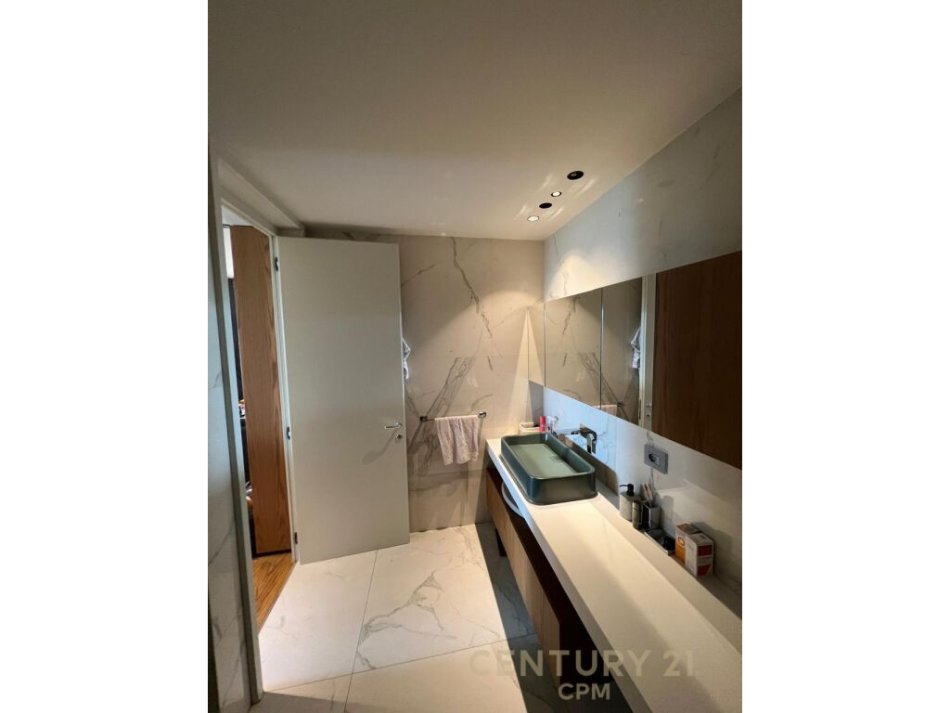 Tirane, shes apartament 2+1+2+ 2 POSTE PARKIMI , 144 m² 660.000 € (AMBASADOR 3, Rruga e Elbasanit)