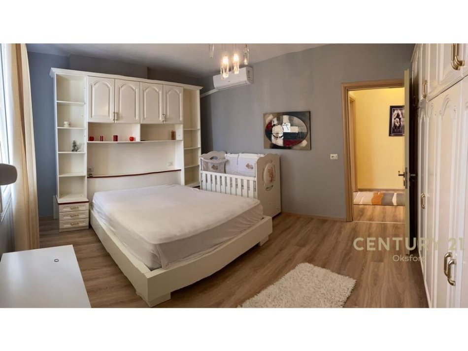 Tirane, jepet me qera apartament 1+1+Aneks+Ballkon Kati 12, 120 m² 830 € (myslym shyri)