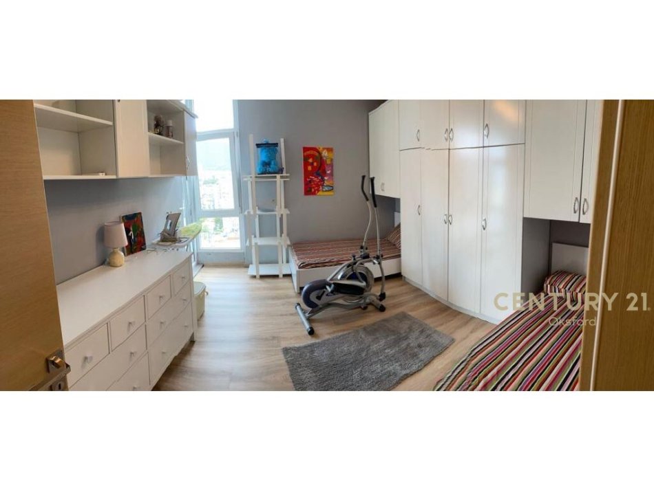 Tirane, jepet me qera apartament 2+1 Kati 13, 130 m² 830 € (ish ekspozita)
