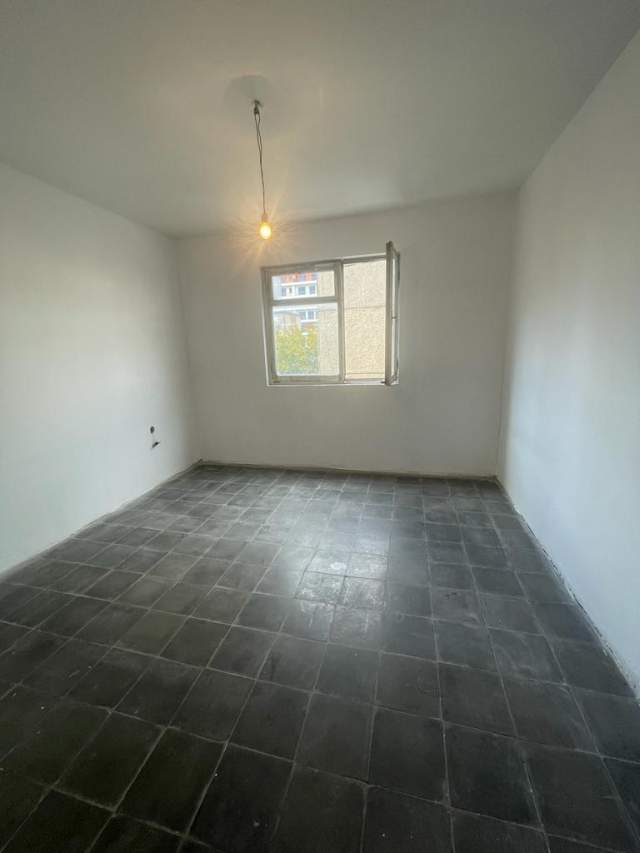 Tirane, shitet apartament 1+1+BLK Kati 3, 55 m² 57.000 Euro (Oxhaku)