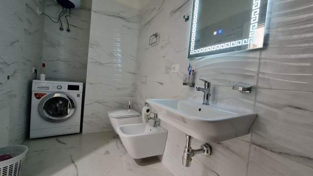 Tirane, shitet apartament 1+1+BLK Kati 6, 77 m² 175.000 Euro (Square 21)