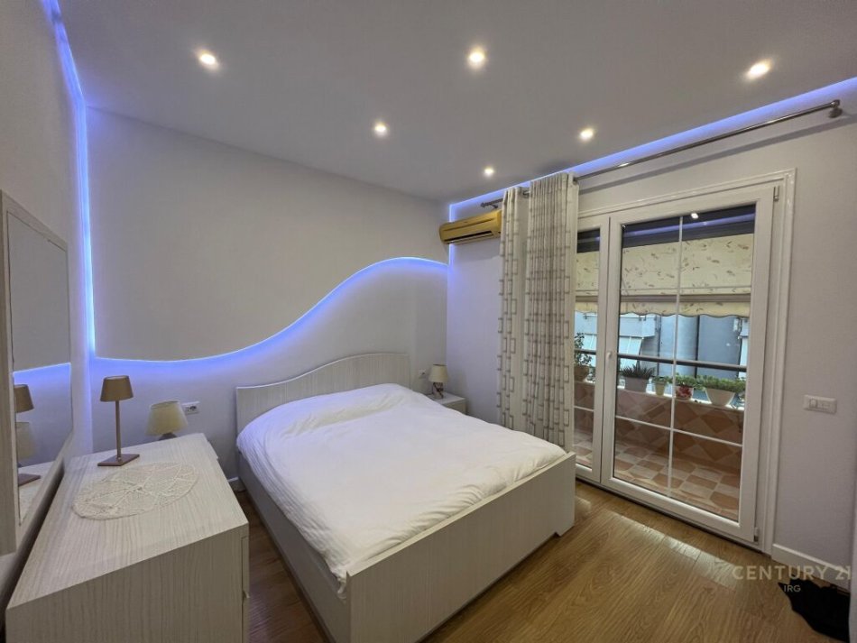 Tirane, jap me qera apartament 2+1 , 89 m² 800 € (Rruga Hamdi Garunja, Liqeni i Thatë)