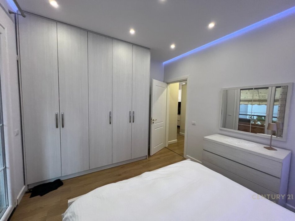 Tirane, jap me qera apartament 2+1 , 89 m² 800 € (Rruga Hamdi Garunja, Liqeni i Thatë)