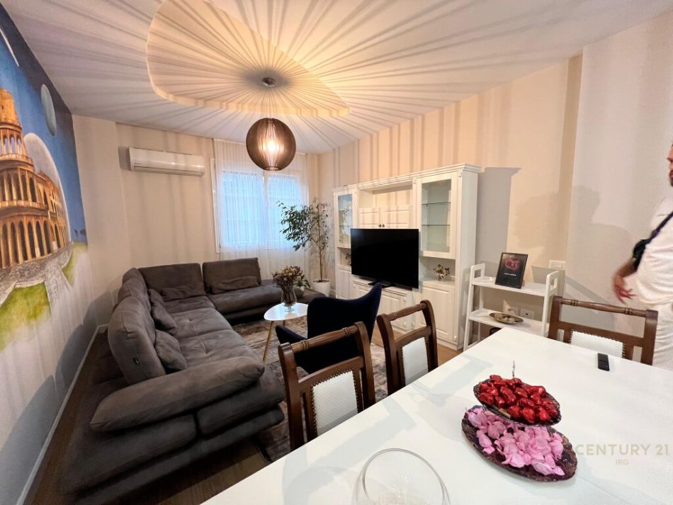 Tirane, jap me qera apartament 2+1 , 89 m² 800 € (Rruga Hamdi Garunja, Liqeni i Thatë)