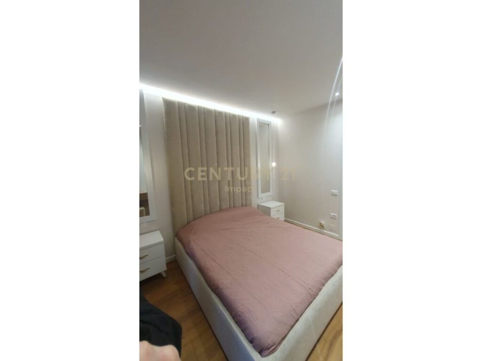 Tirane, jepet me qera apartament 2+1 Kati 6, 103 m² 1.000 € (Kompleksi Arlis Farmacia10 Tirana, Albania)