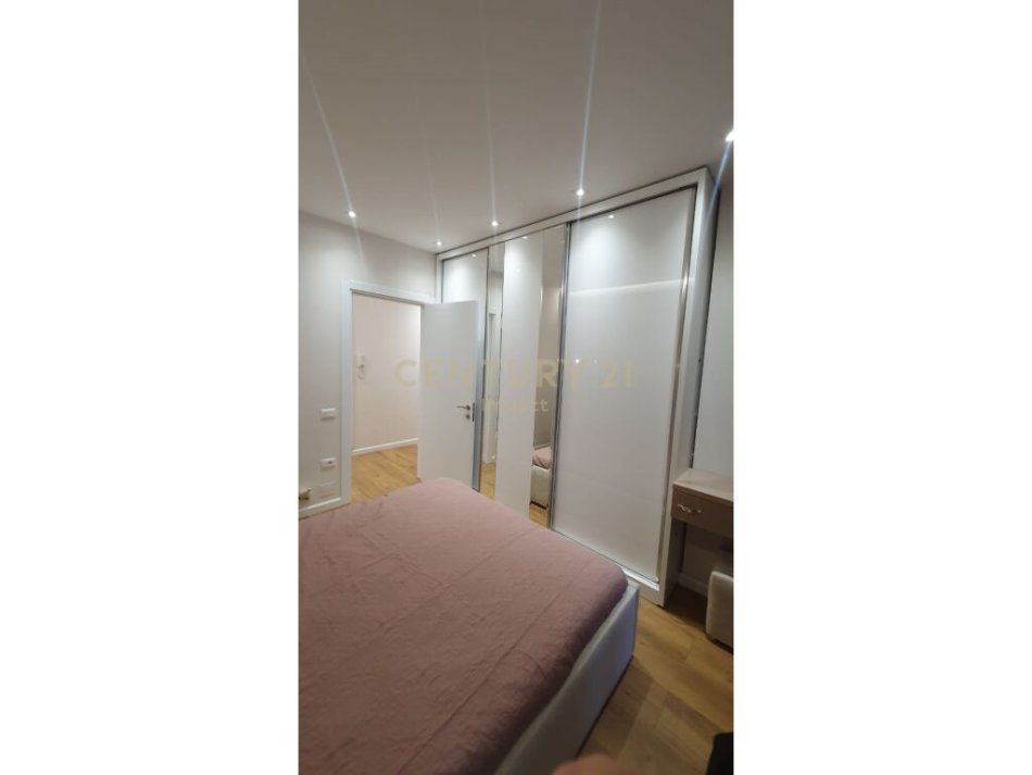 Tirane, jepet me qera apartament 2+1 Kati 6, 103 m² 1.000 € (Kompleksi Arlis Farmacia10 Tirana, Albania)