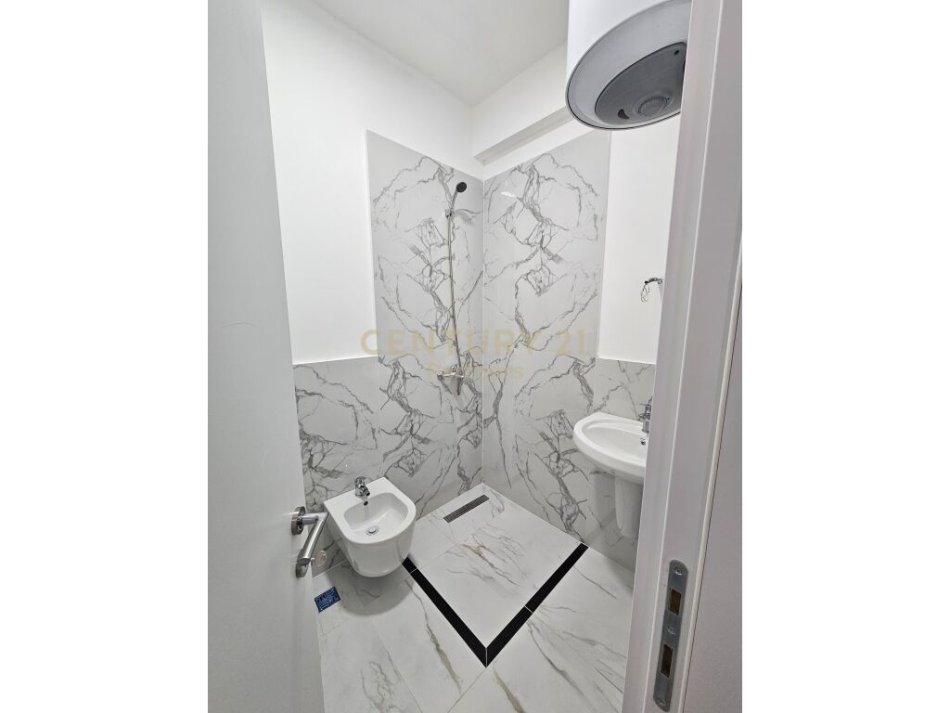 Tirane, jap me qera apartament 2+1+2+Verande , 110 m² 950 € (Kodra e Diellit Residence)
