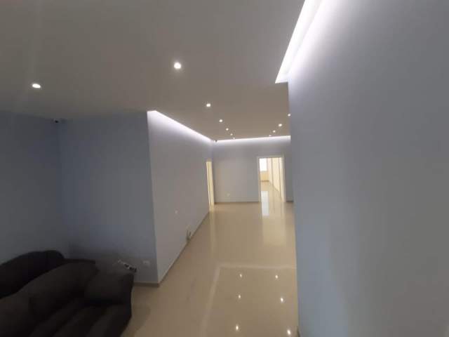 Durres, jepet me qera ambjent biznesi Kati 2, 259 m² 1.000 Euro (Rruga e Vollgave)