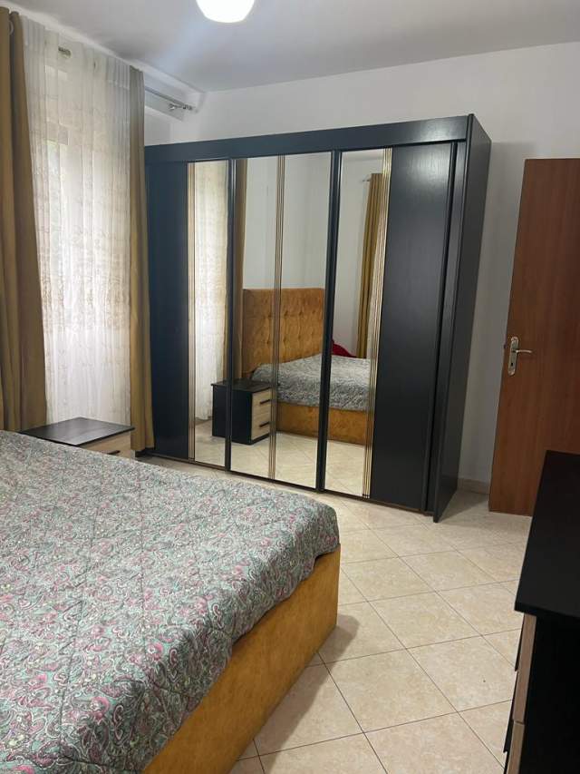 Tirane, jap me qera apartament 3+1+A+BLK Kati 3, 110 m² 35.000 Leke (Rruga Muhamet Daliu)