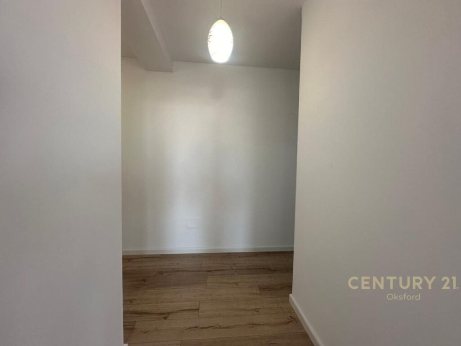 Tirane, shitet apartament 1+1 Kati 8, 76 m² 155.000 € (Qendra tregtare Ring Center)