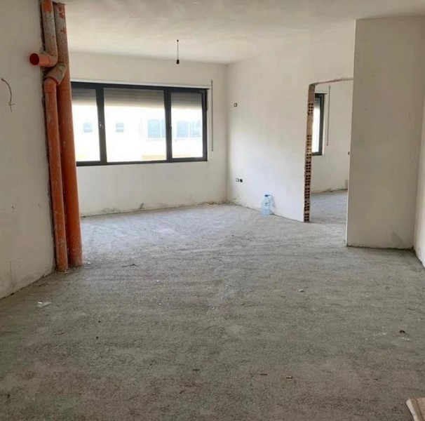 Vlore, shitet apartament 1+1 Kati 8, 70 m² 77.000 Euro (Ismail Qemali)