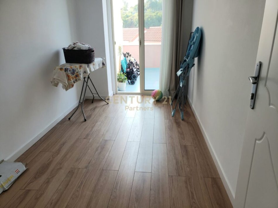 Tirane, shitet apartament 2+1+Ballkon Kati 6, 116 m² 115.000 € (Fresk, Rruga &quot;Muhamet Deliu&quot;, stacioni parafundit i Porcelanit.)