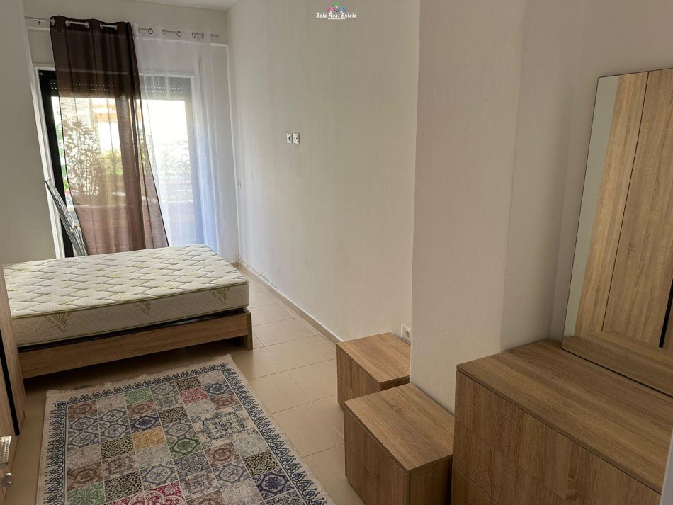 Tirane, jepet me qera Vile 1+1 Kati 1, 70 m² 400 € (kodra e diellit)