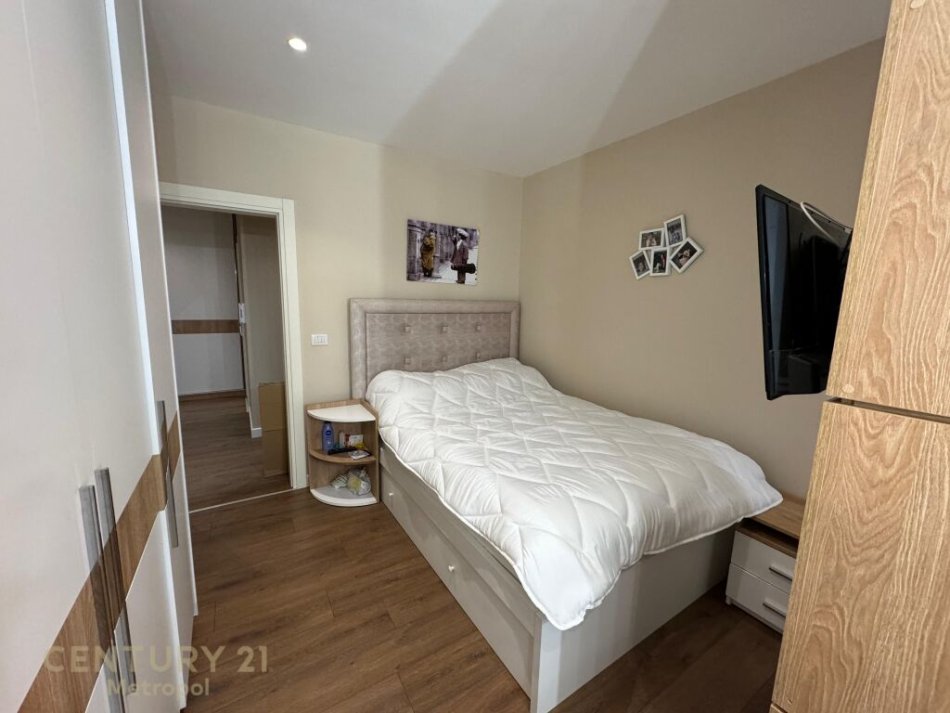 Tirane, jepet me qera apartament 2+1 Kati 7, 103 m² 900 € (Rruga e Elbasanit)