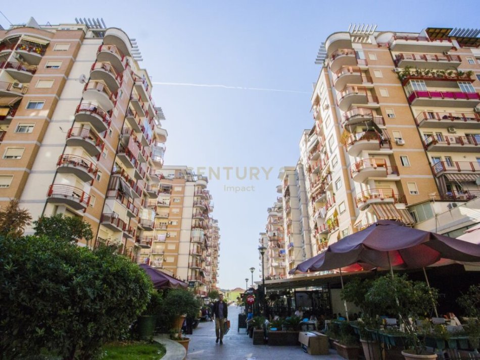 Tirane, jepet me qera ambjent biznesi Kati -2, 22 m² 80 € (KOMPLEKSI VIZION PLUS)