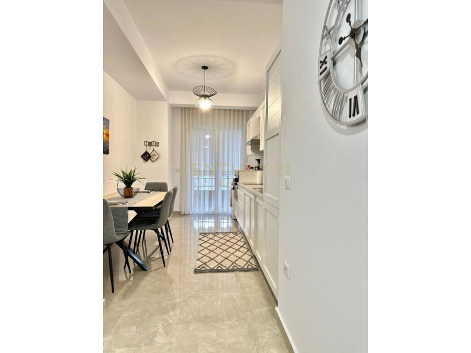 Tirane, shes apartament 1+1+Ballkon , 85 m² 255.000 € (Myslym Shyri)