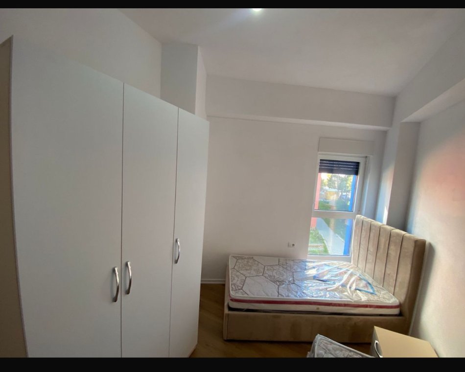 Tirane, jepet me qera apartament 2+1 Kati 0, 80 m² 450 € (ali demi)