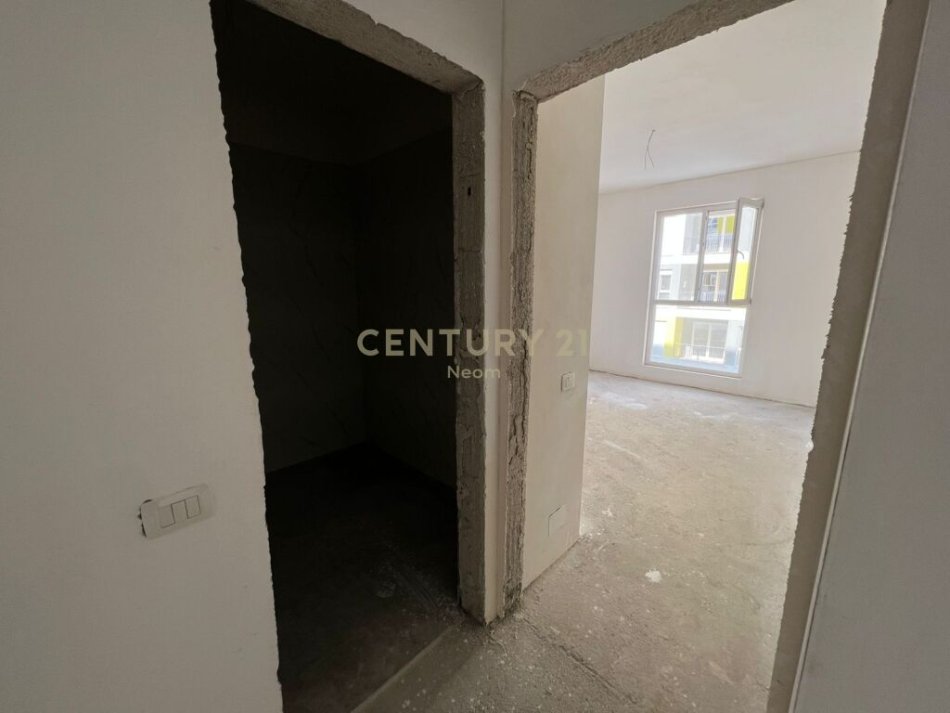 Tirane, shes apartament 2+1+Ballkon , 83 m² 83.330 € (Qendra Tregtare QTU)