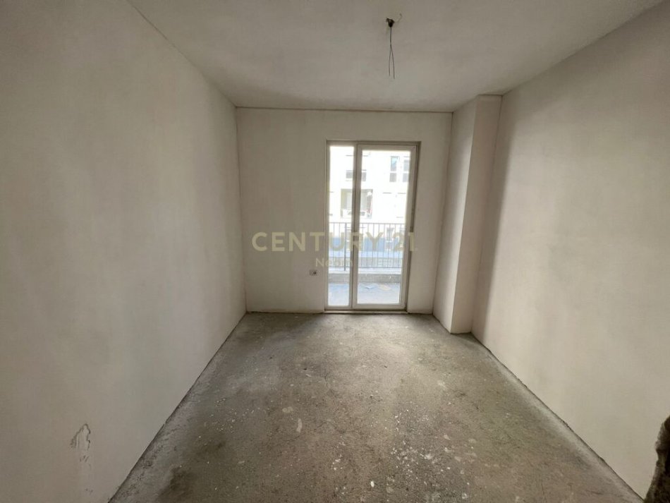 Tirane, shes apartament 2+1+Ballkon , 83 m² 83.330 € (Qendra Tregtare QTU)