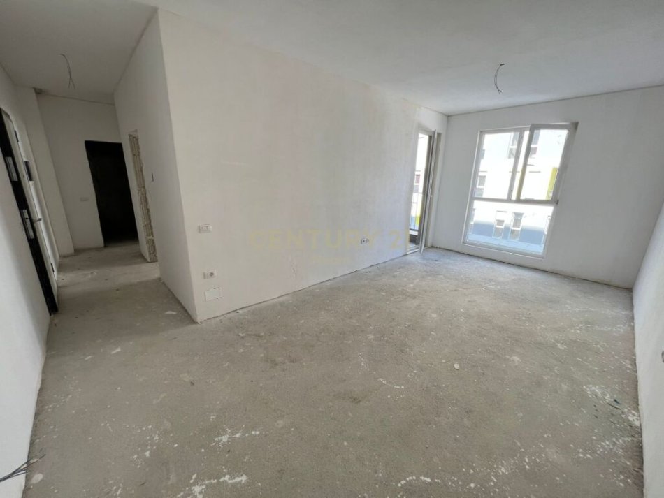 Tirane, shes apartament 2+1+Ballkon , 83 m² 83.330 € (Qendra Tregtare QTU)