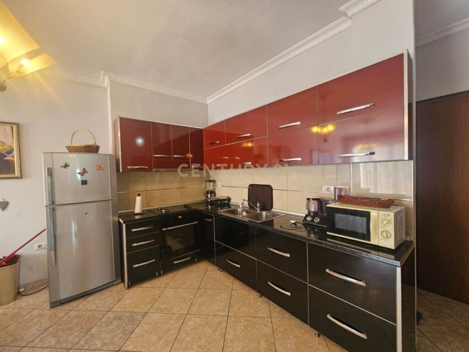 Tirane, jepet me qera apartament 2+1+Ballkon Kati 9, 105 m² 600 € (Vizion Plusi)