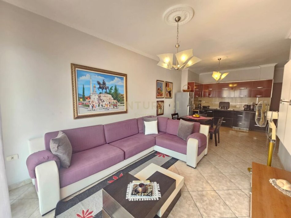 Tirane, jepet me qera apartament 2+1+Ballkon Kati 9, 105 m² 600 € (Vizion Plusi)