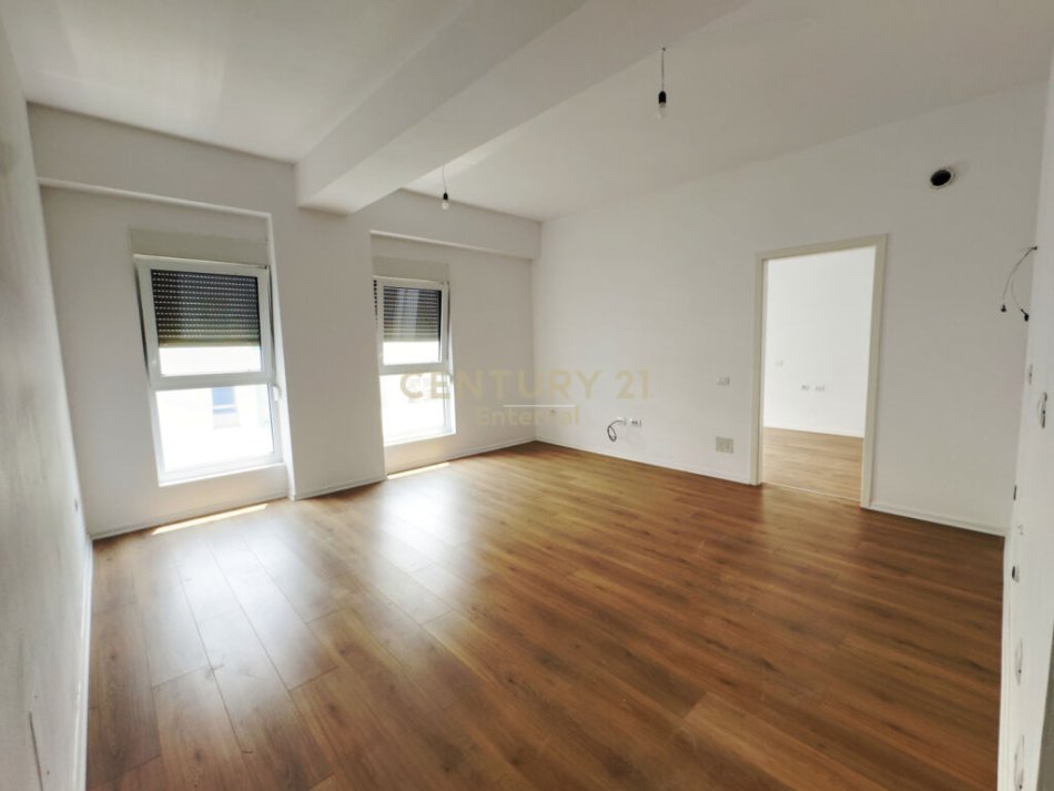 Tirane, shitet apartament 2+1 Kati 7, 84 m² 110.000 € (ALI DEMI)
