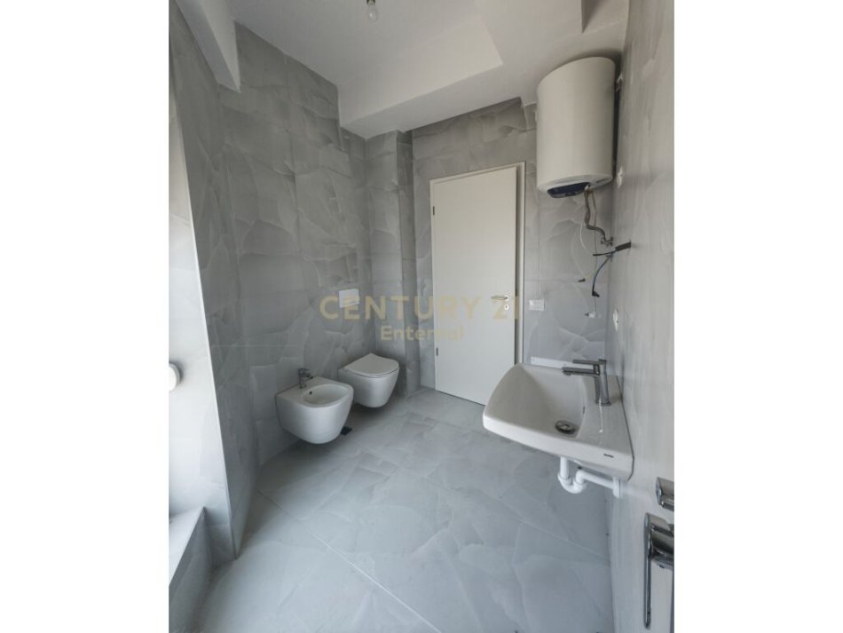 Tirane, shitet apartament 2+1 Kati 7, 84 m² 110.000 € (ALI DEMI)