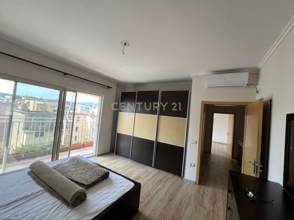 Tirane, shitet apartament duplex 3+1 Kati 2, 120 m² 168.000 € (ish tregu elektrik)
