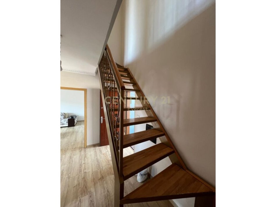 Tirane, shitet apartament duplex 3+1 Kati 2, 120 m² 168.000 € (ish tregu elektrik)
