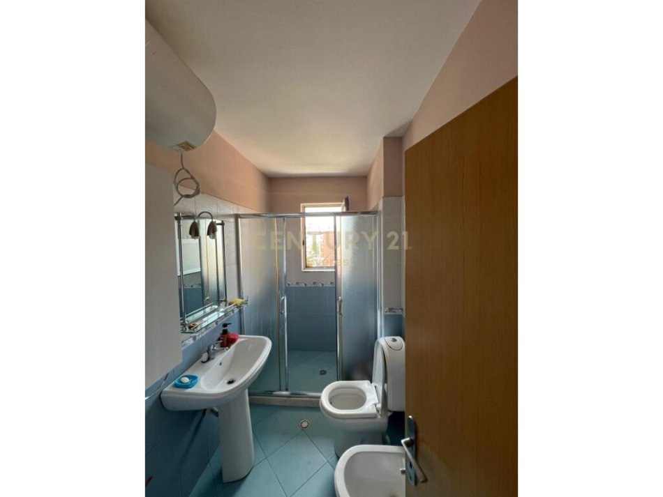 Tirane, shitet apartament duplex 3+1 Kati 2, 120 m² 168.000 € (ish tregu elektrik)