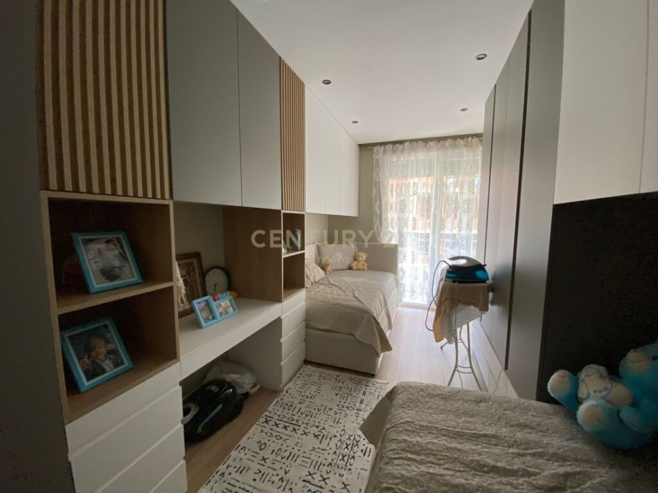 Tirane, shitet apartament 2+1 Kati 2, 120 m² 260.000 € (Kopeshti botanik)