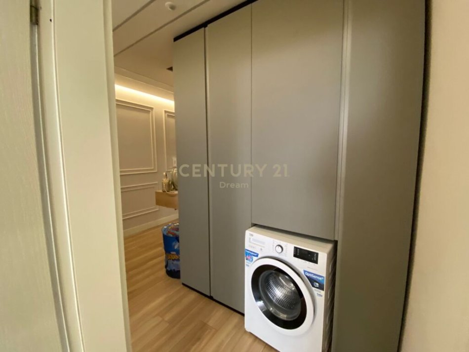 Tirane, shitet apartament 2+1 Kati 2, 120 m² 260.000 € (Kopeshti botanik)