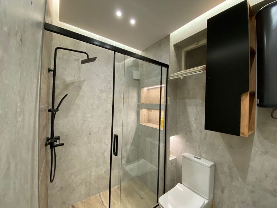 Tirane, shes apartament 2+1+2+Ballkon , 120 m² 260.000 € (Kopshti Botanik Zoologjik)
