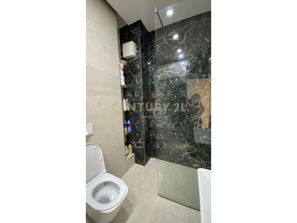 Apartament 1+1 per Shitje te Kodra e Diellit.Neom98201