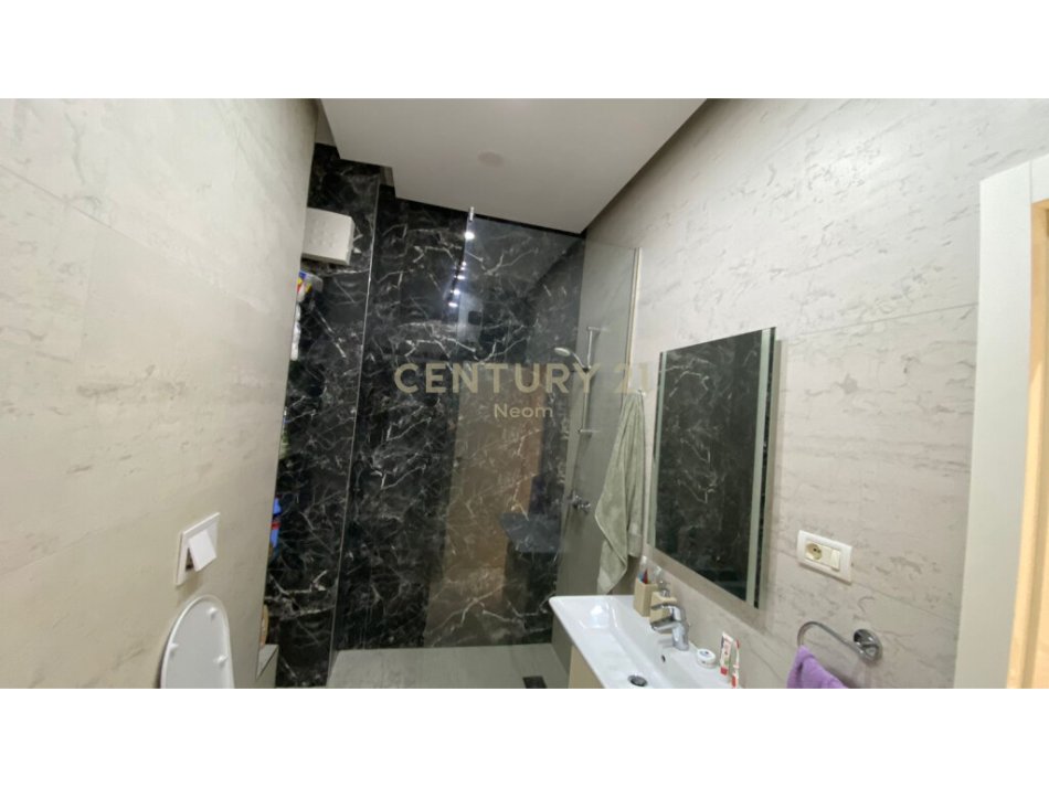 Tirane, shes apartament 1+1+Ballkon , 73 m² 140.000 € (Kodra e Diellit)