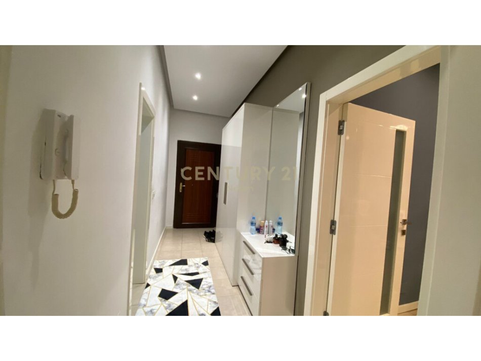 Apartament 1+1 per Shitje te Kodra e Diellit.Neom98201