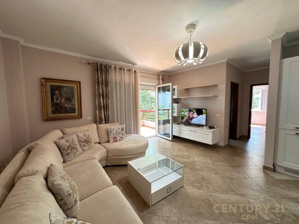 Tirane, jap me qera apartament 2+1+Ballkon Kati 1, 115 m² 800 € (Liqeni i Thate)