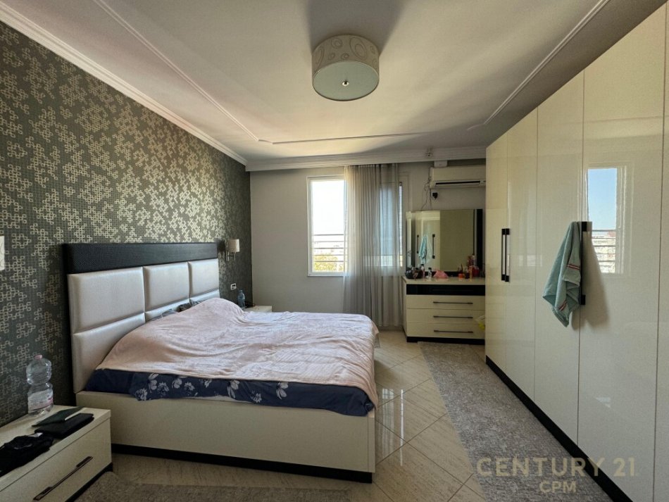 Tirane, shes apartament 2+1+2+Ballkon , 107 m² 321.000 € (Ish Blloku)