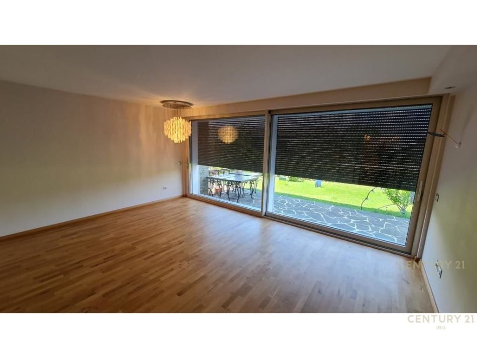 Tirane, shes Vile , 1.050 m² 1.400.000 € (Long Hill Residence, Qendra Tregtare TEG)