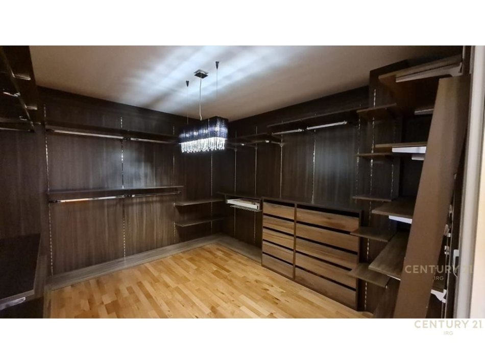 Tirane, shes Vile , 1.050 m² 1.400.000 € (Long Hill Residence, Qendra Tregtare TEG)