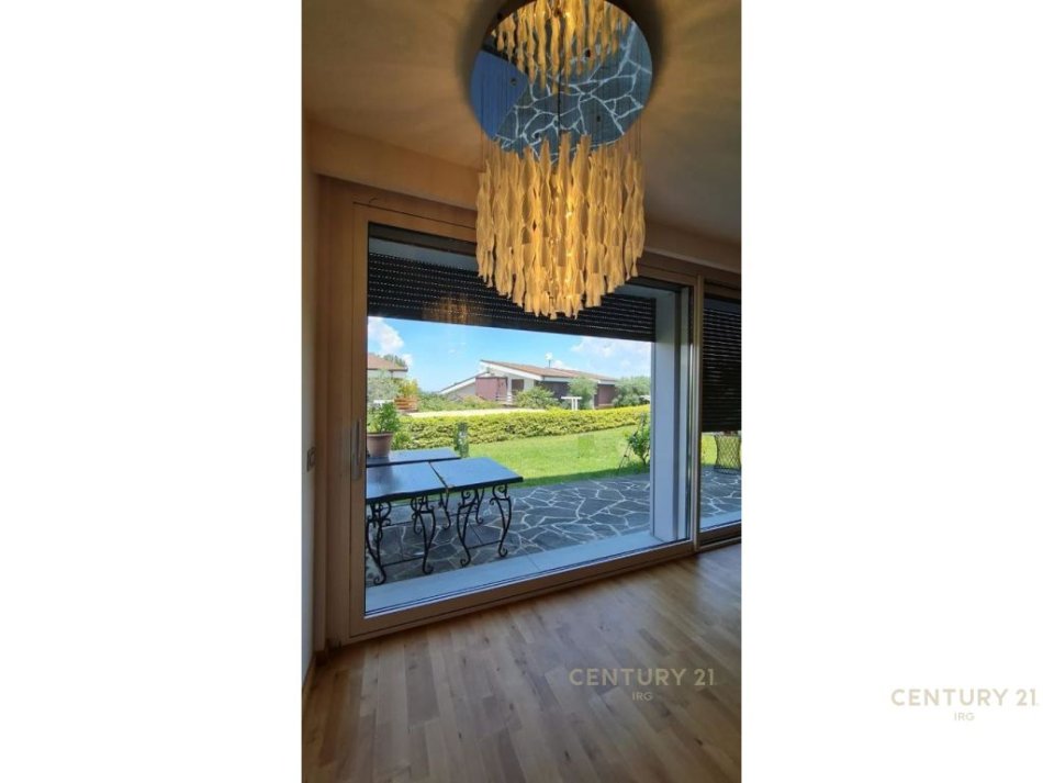 Tirane, shes Vile , 1.050 m² 1.400.000 € (Long Hill Residence, Qendra Tregtare TEG)