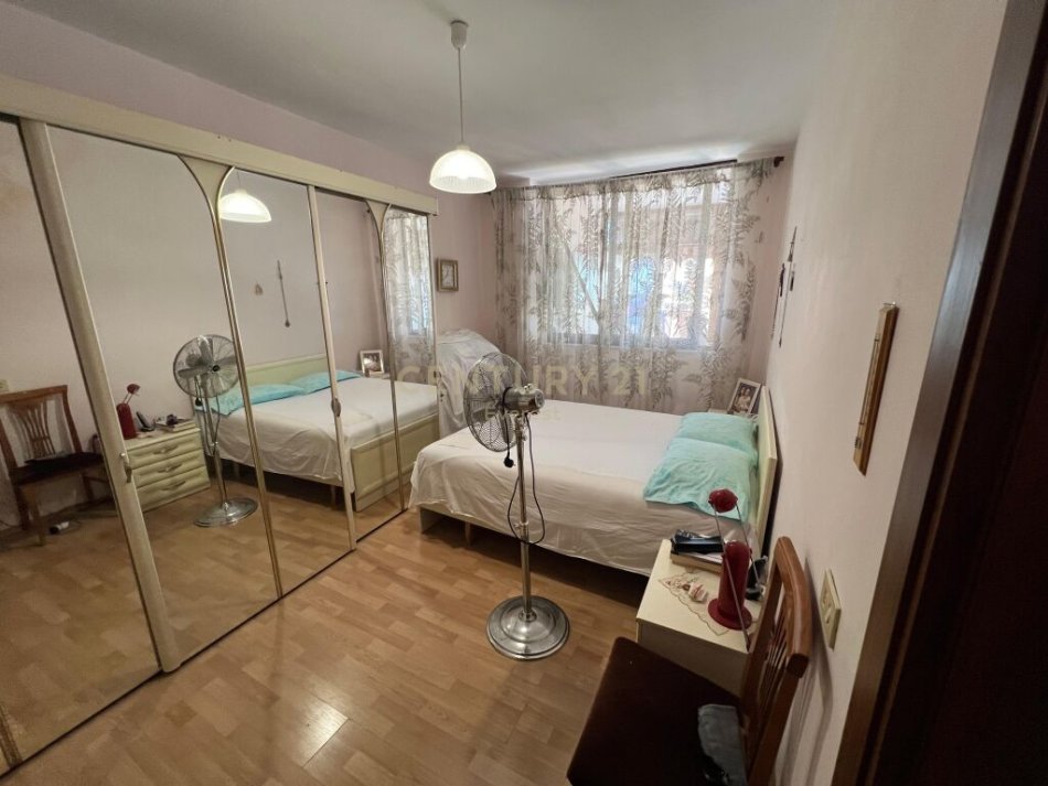 Tirane, shitet 1+1+Ballkon Kati 9, 72 m² 149.000 € (Faik Konica)