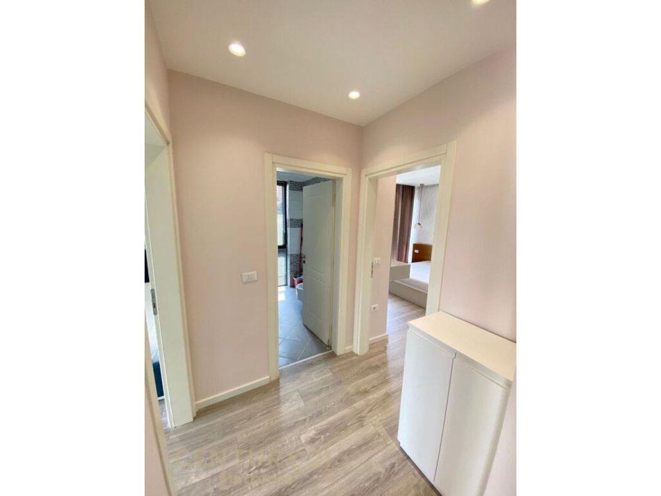 Tirane, jepet me qera apartament 2+1 Kati 4, 90 m² 1.300 € (Rruga e Elbasanit)